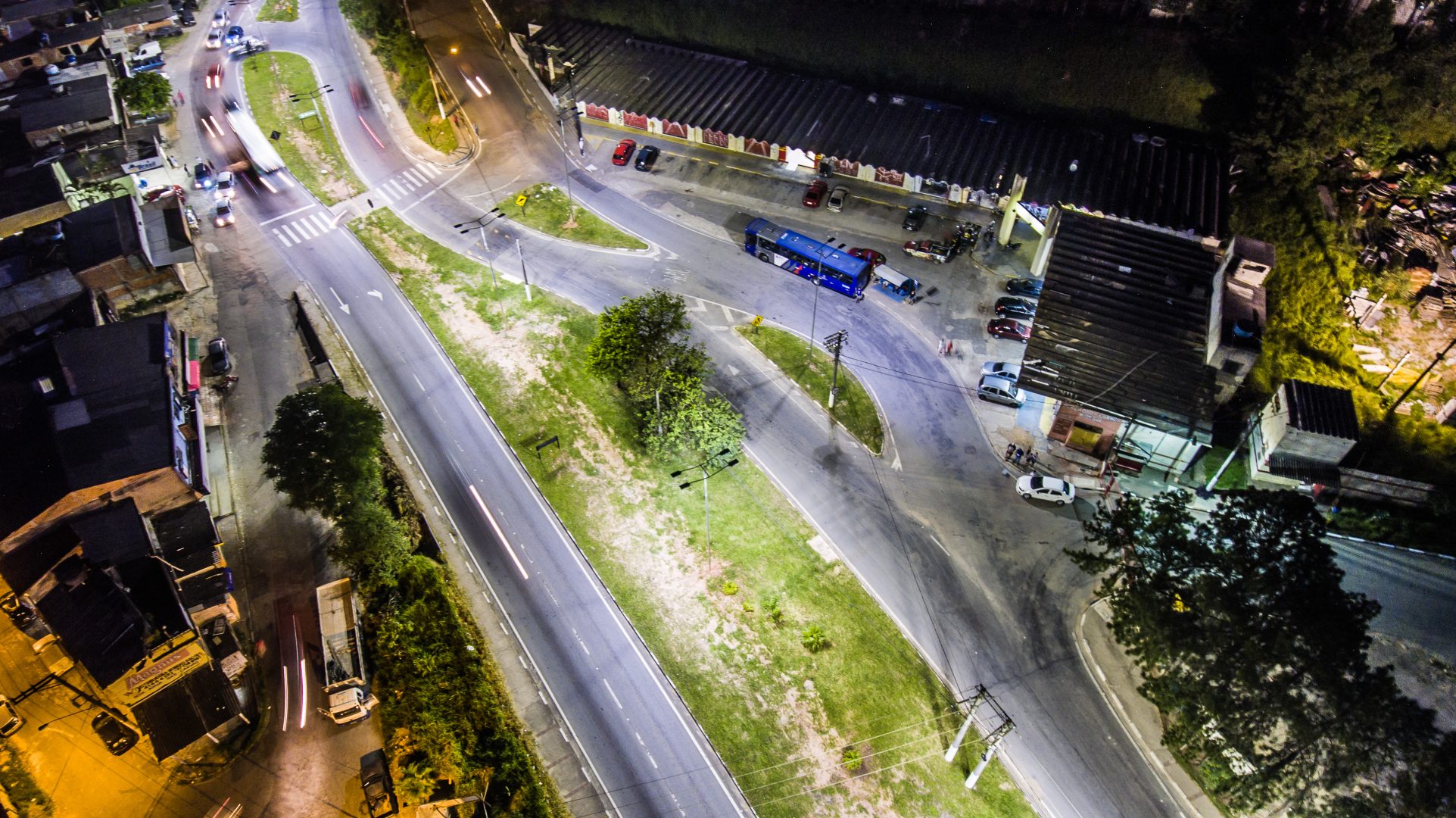 Prefeitura instala iluminação a LED na Rodovia Engenheiro Renê Benedito da Silva