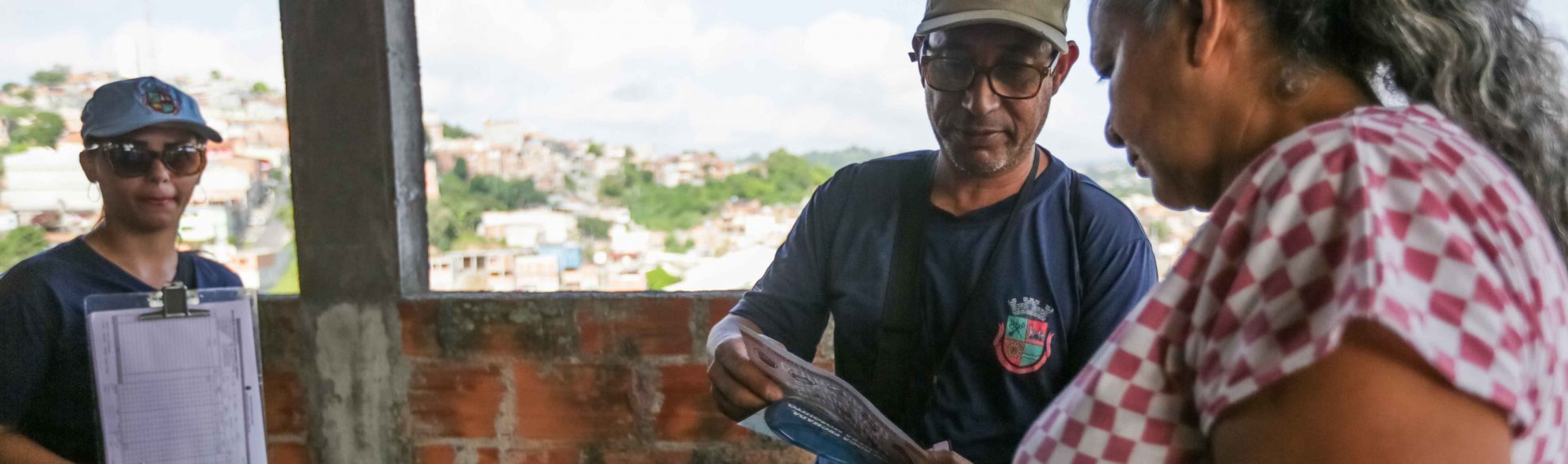 Mutirão contra a dengue visita 529 casas